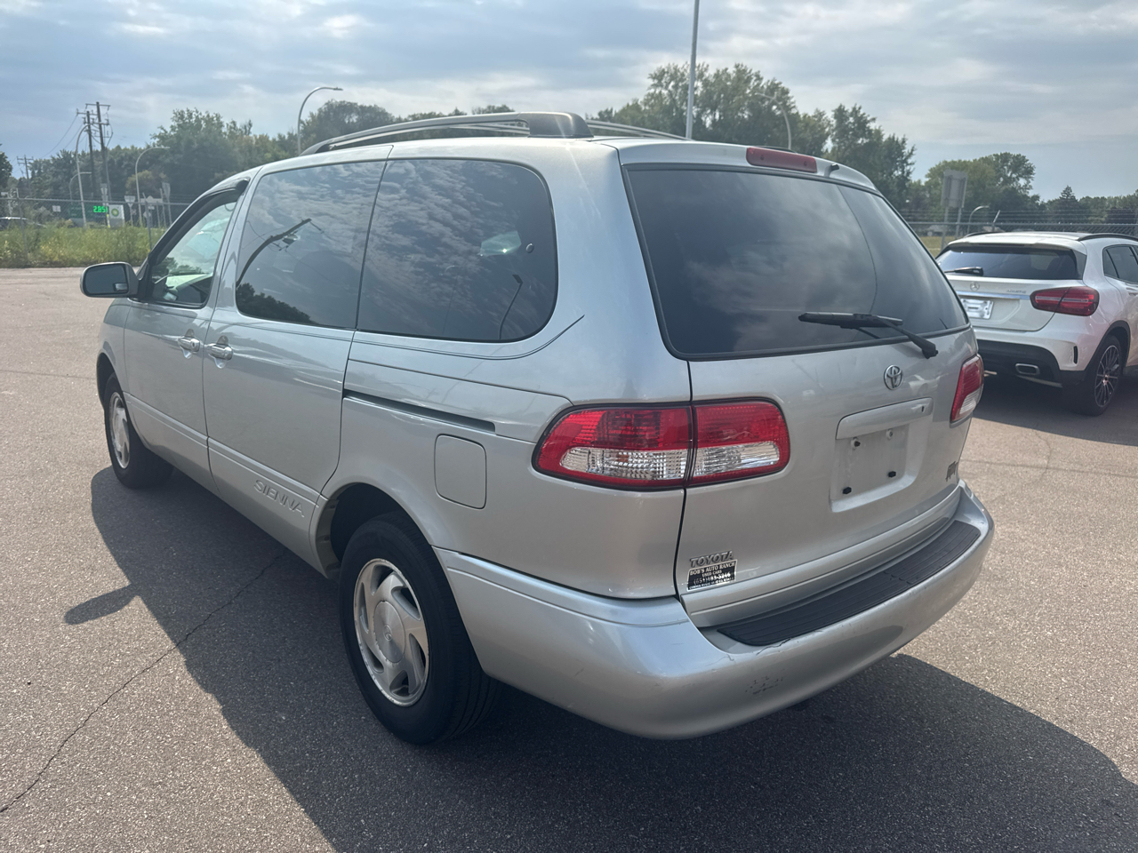 Toyota Sienna 5dr XLE (Natl) 2002 Toyota Sienna 5dr XLE (Natl) 2002