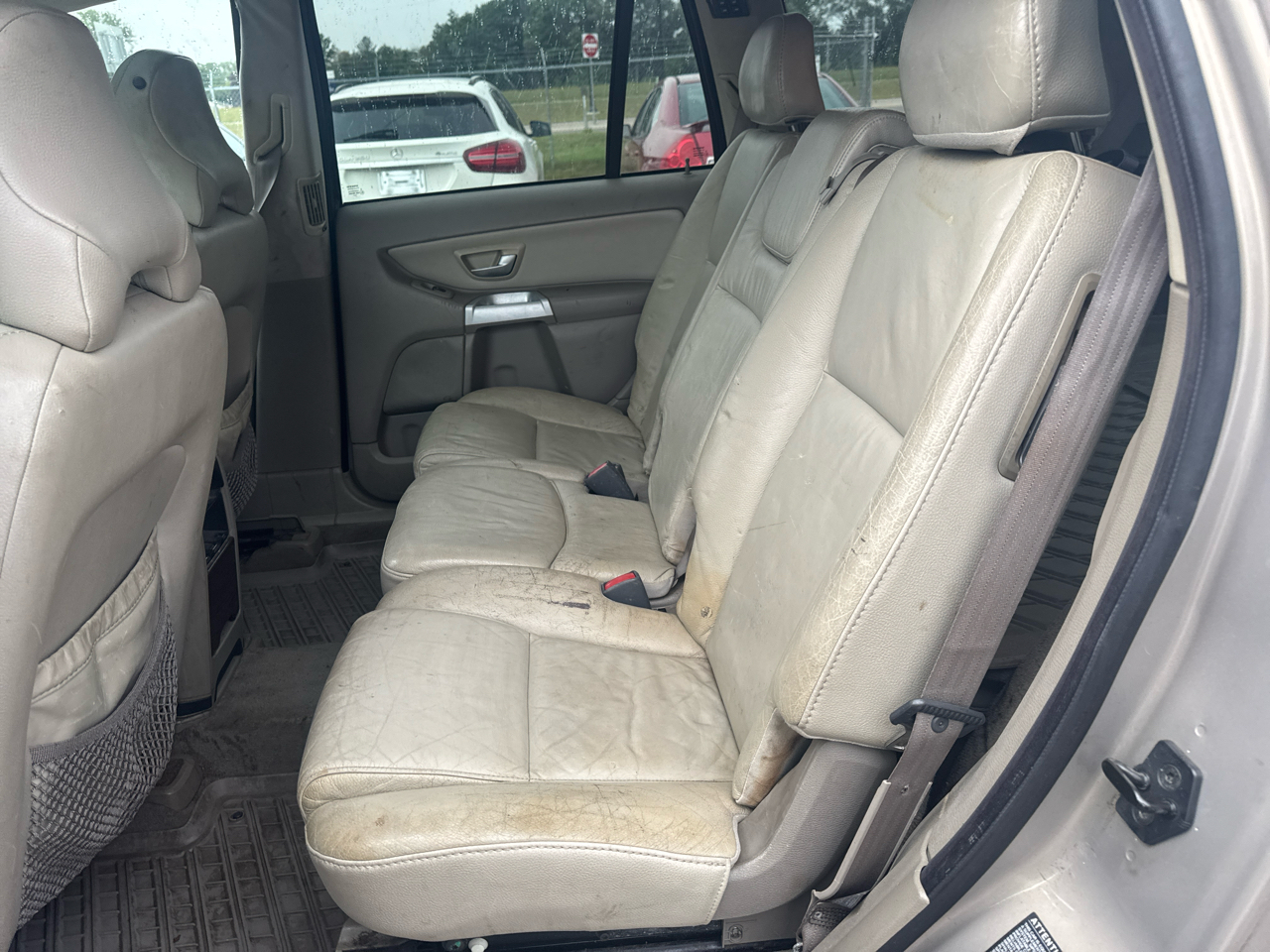 Volvo XC90 4dr 2.5L Turbo AWD w/Sunroof/3rd 2004 Volvo XC90 4dr 2.5L Turbo AWD w/Sunroof/3rd 2004