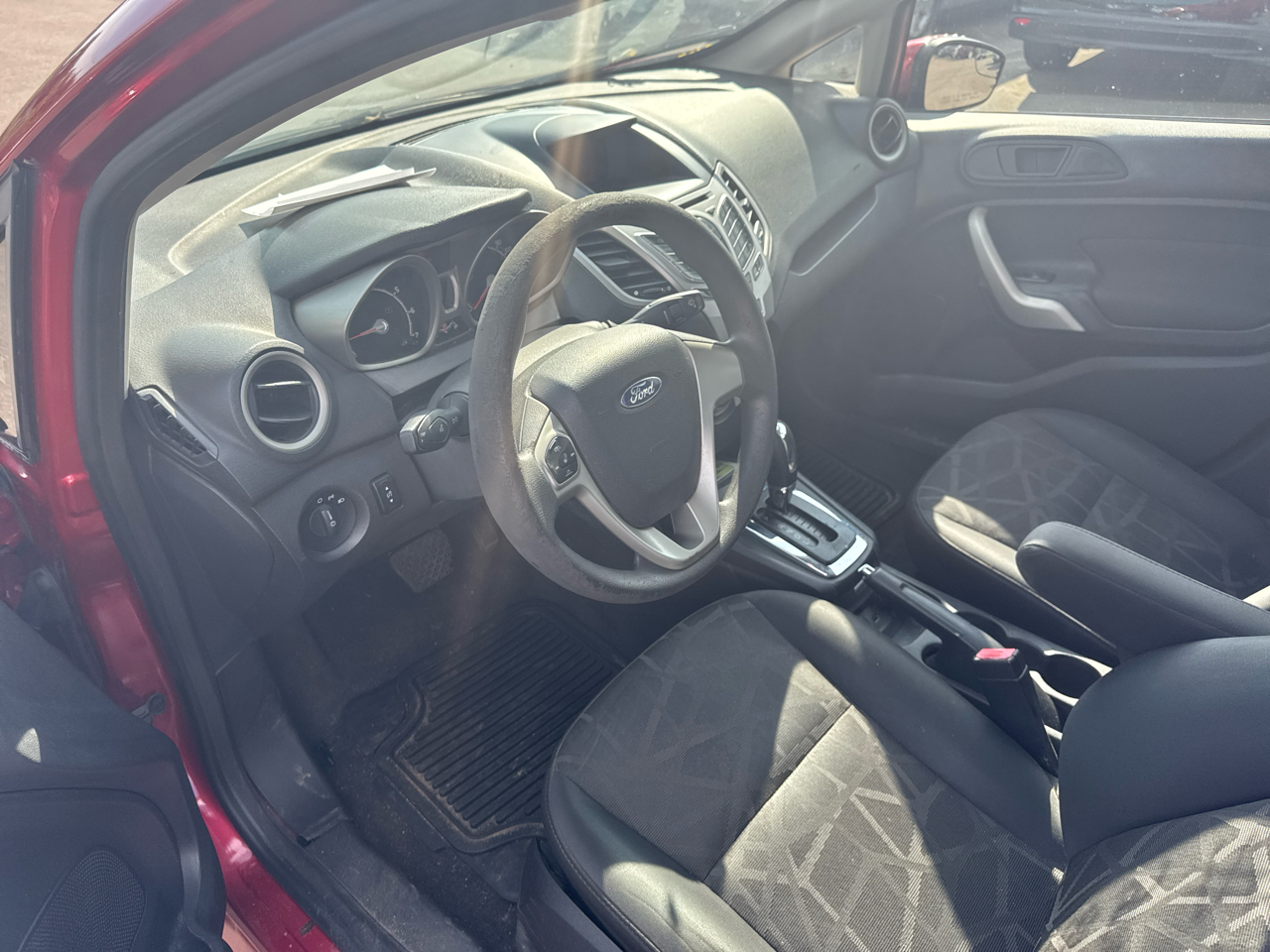 Ford Fiesta 4dr Sdn SE 2012 Ford Fiesta 4dr Sdn SE 2012