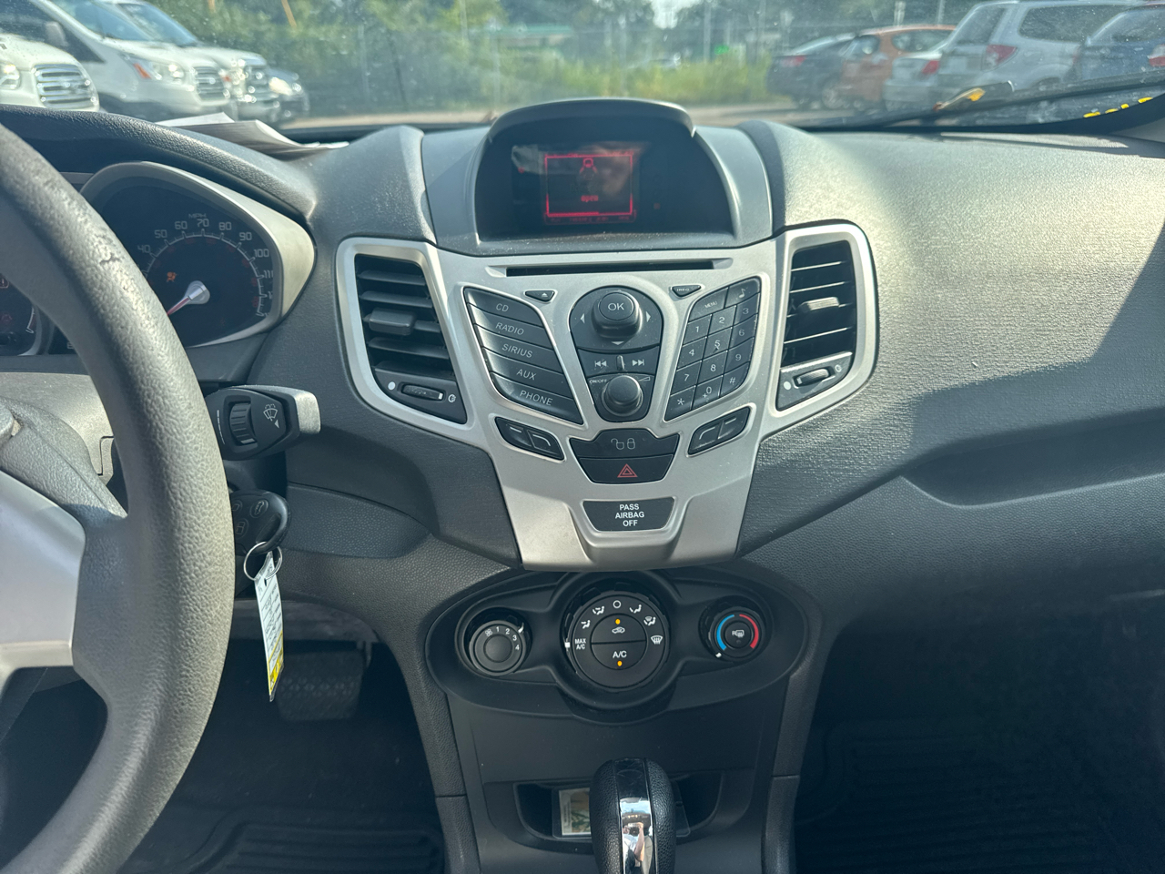 Ford Fiesta 4dr Sdn SE 2012 Ford Fiesta 4dr Sdn SE 2012