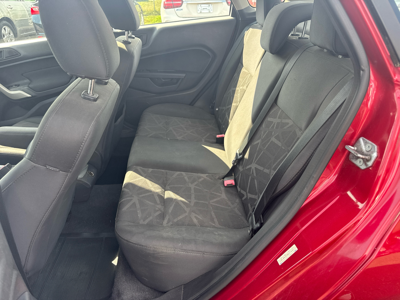 Ford Fiesta 4dr Sdn SE 2012 Ford Fiesta 4dr Sdn SE 2012