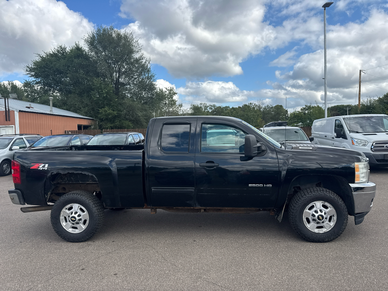 2011 Chevrolet Silverado 2500HD LT photo 3