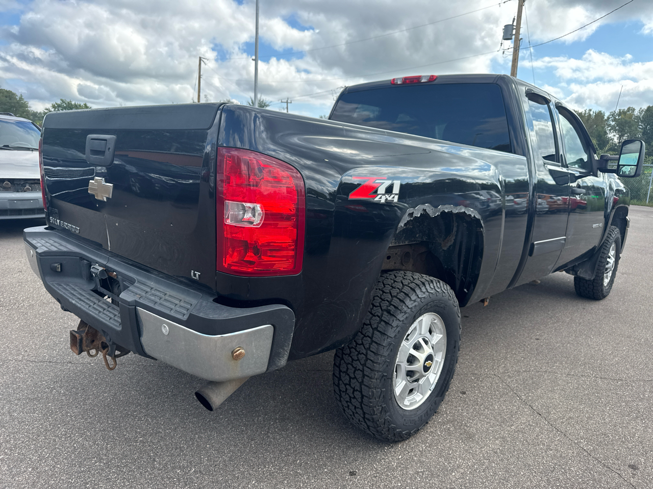 2011 Chevrolet Silverado 2500HD LT photo 4