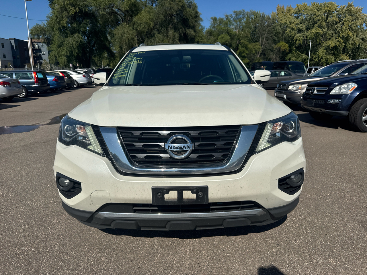 2018 Nissan Pathfinder 4x4 Platinum photo 2
