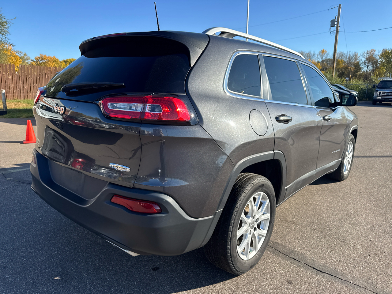 Jeep Cherokee FWD 4dr Latitude 2016 Jeep Cherokee FWD 4dr Latitude 2016