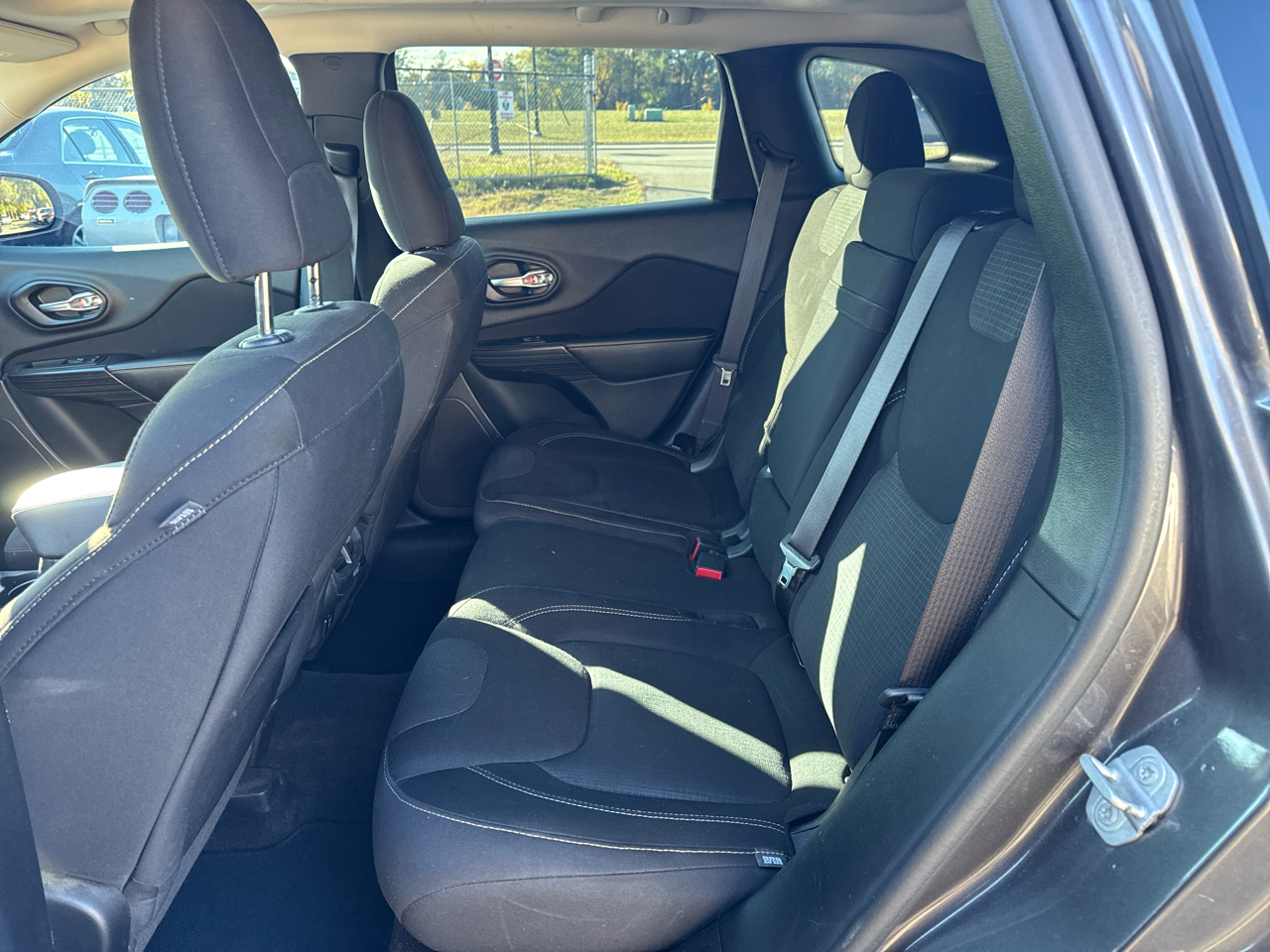 Jeep Cherokee FWD 4dr Latitude 2016 Jeep Cherokee FWD 4dr Latitude 2016