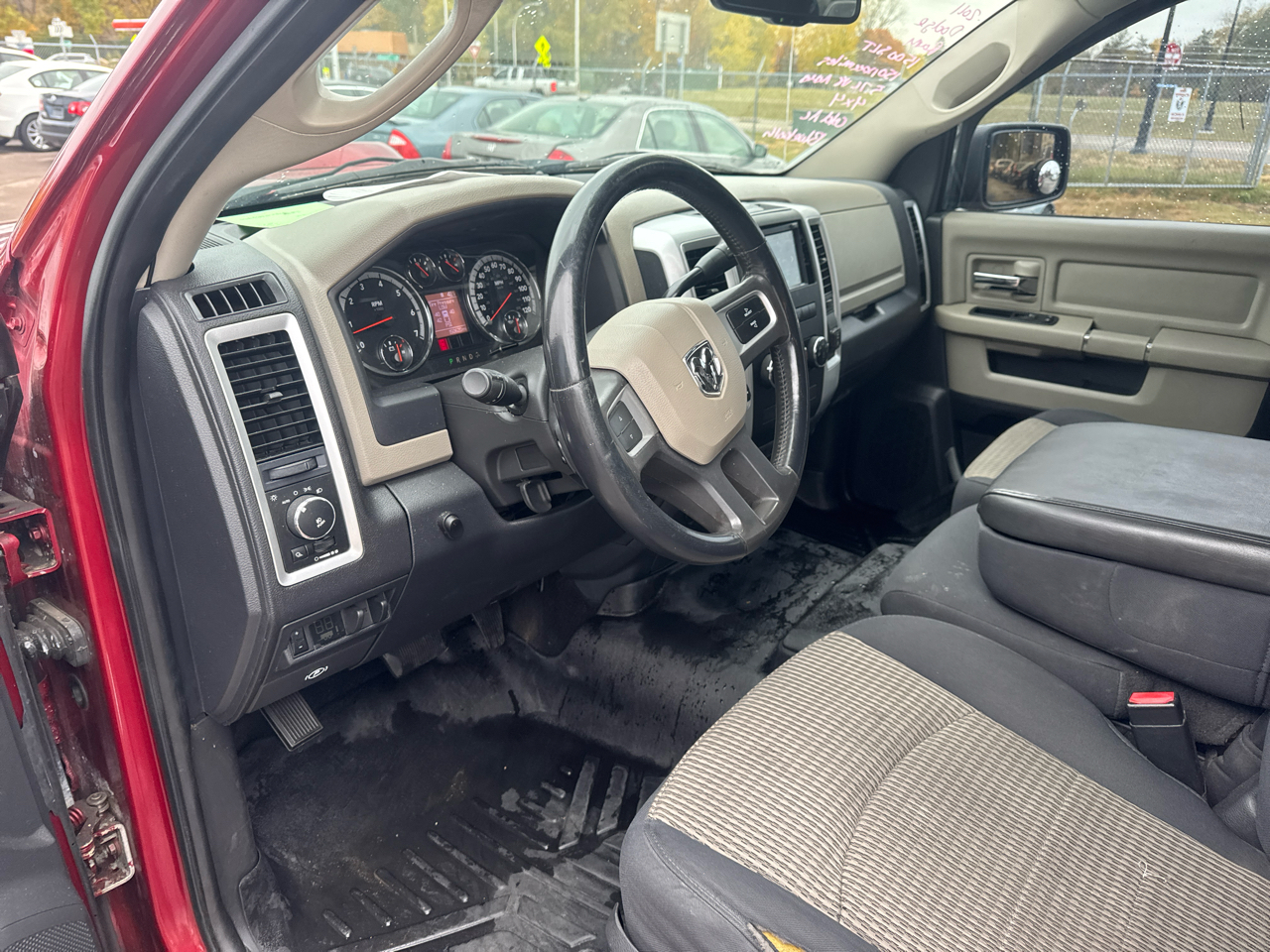 RAM 1500 4WD Crew Cab 140.5" Big Horn 2011 RAM 1500 4WD Crew Cab 140.5" Big Horn 2011