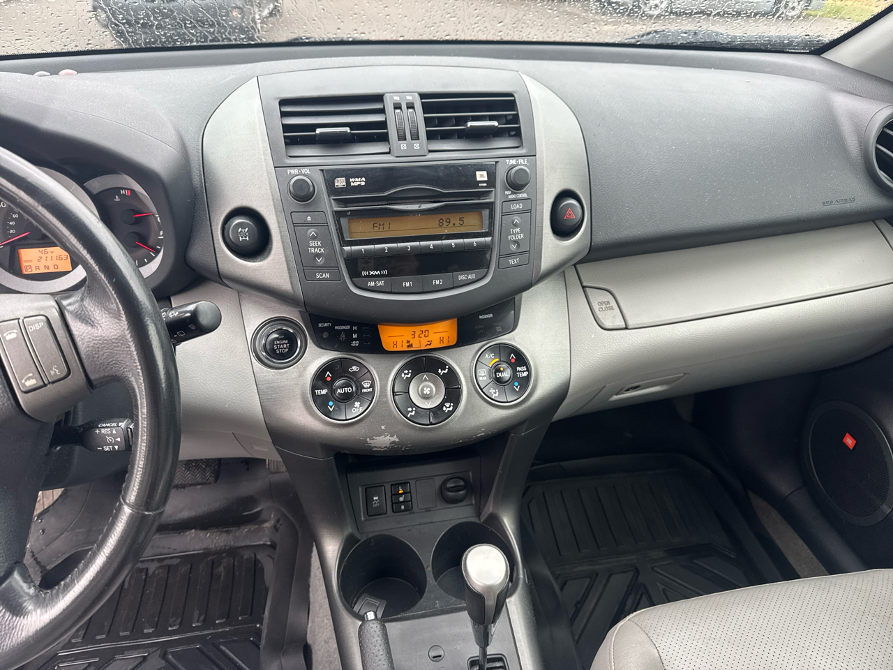 Toyota RAV4 4WD 4dr 4-cyl 4-Spd AT Ltd (Natl) 2011 Toyota RAV4 4WD 4dr 4-cyl 4-Spd AT Ltd (Natl) 2011