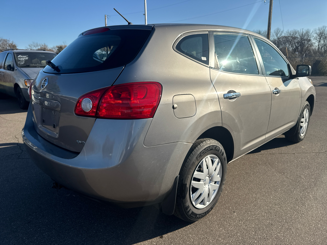 2010 Nissan Rogue AWD S photo 2