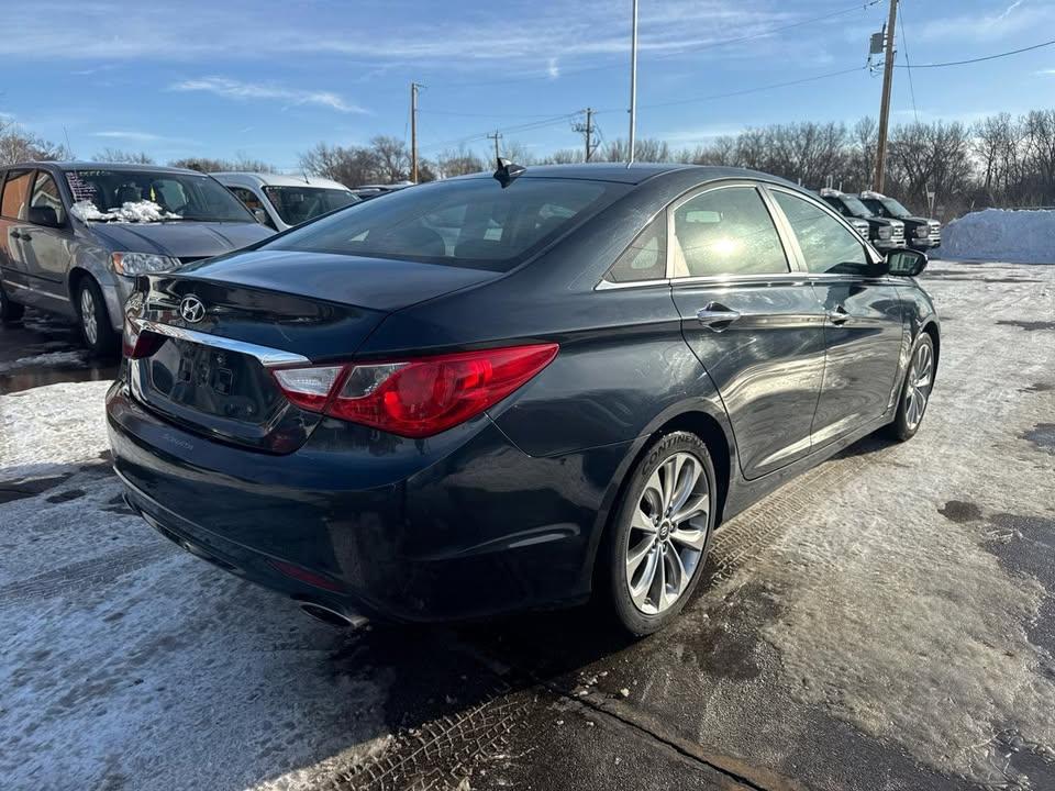 Hyundai Sonata 4dr Sdn 2.4L Auto SE 2012