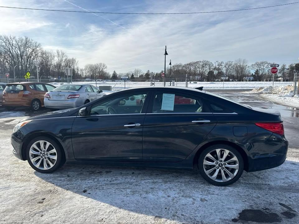 Hyundai Sonata 4dr Sdn 2.4L Auto SE 2012