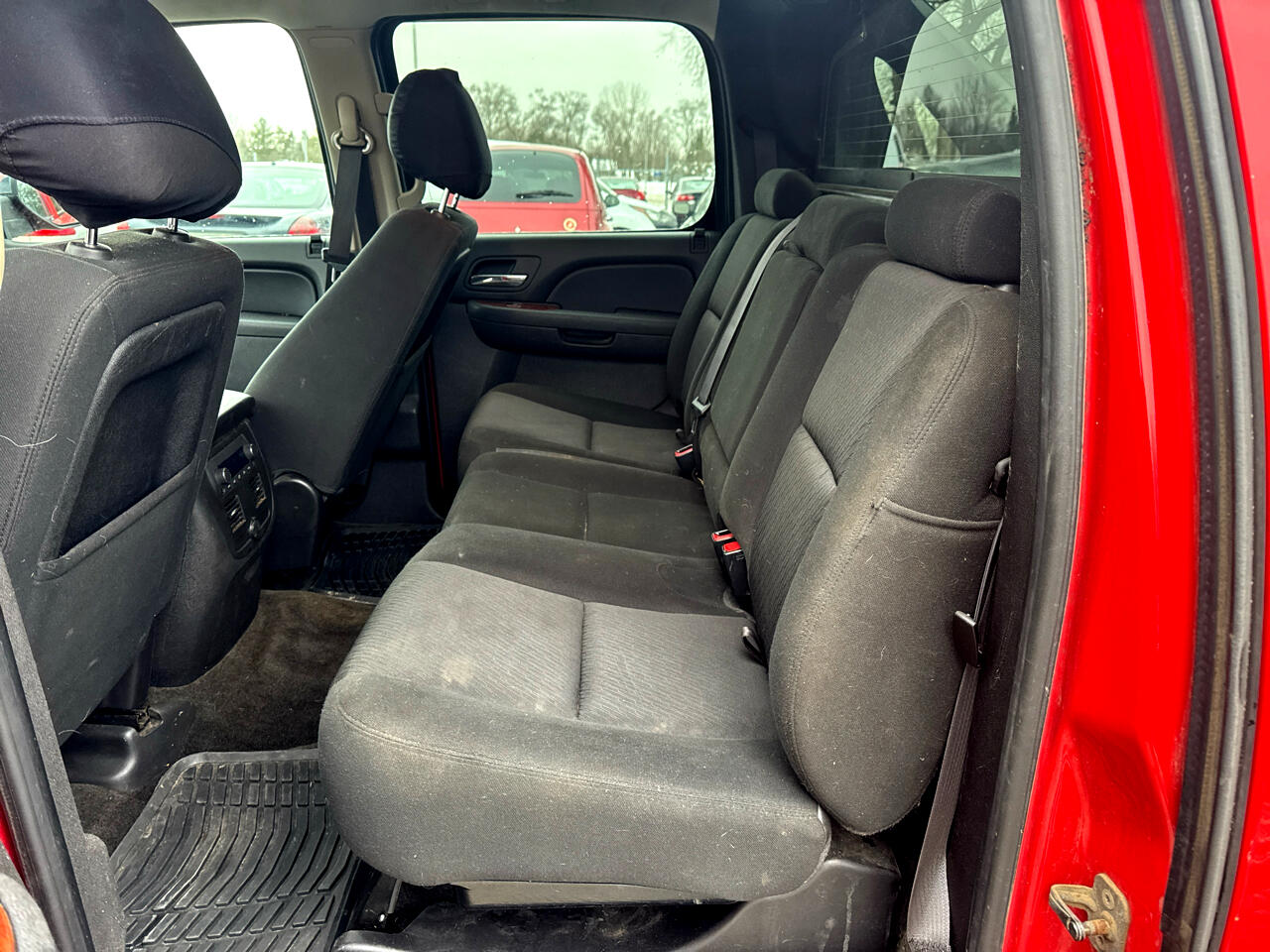 Chevrolet Avalanche 4WD Crew Cab LS 2012