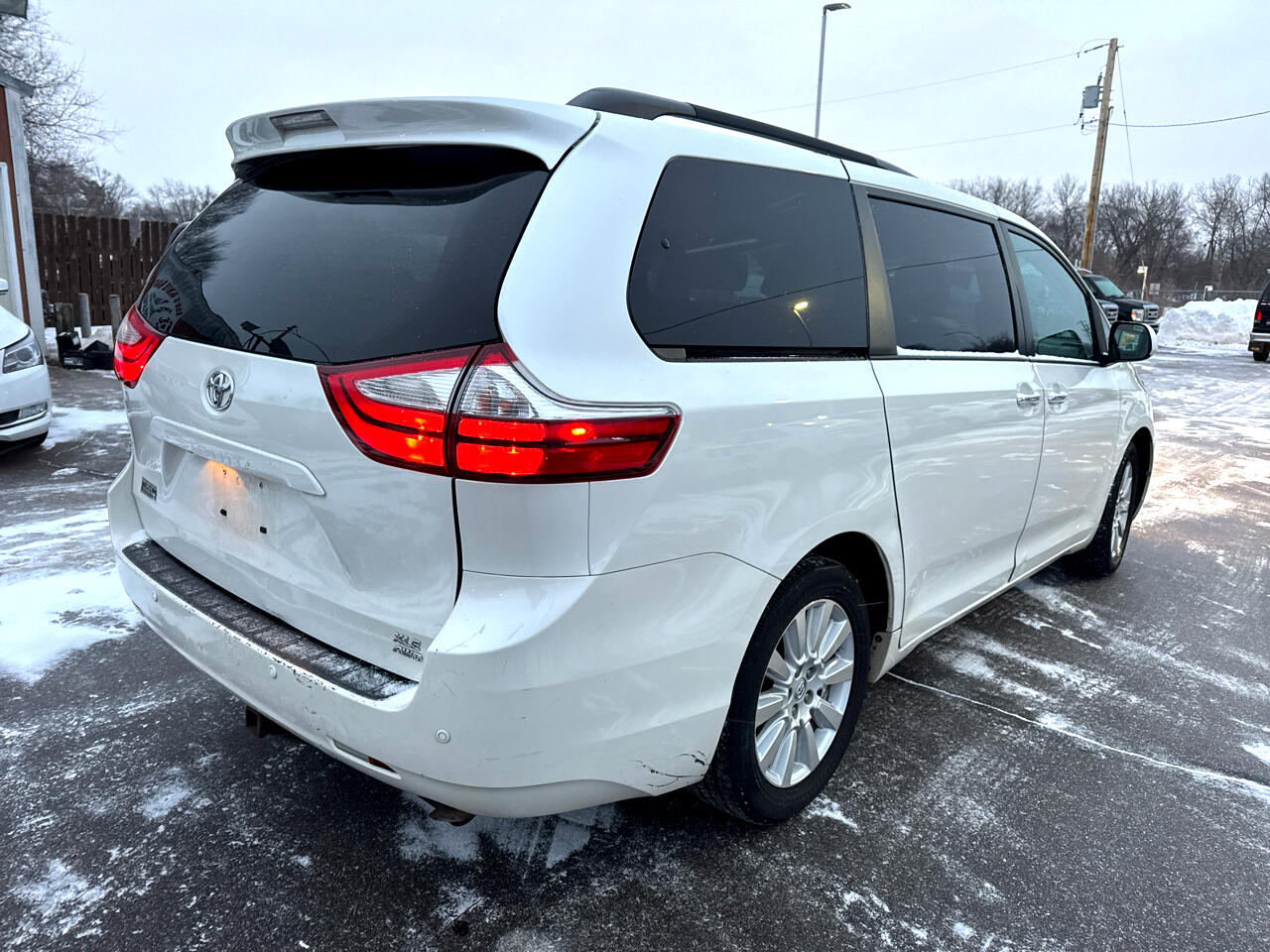 Toyota Sienna Limited Premium AWD 7-Passenger (Natl) 2017