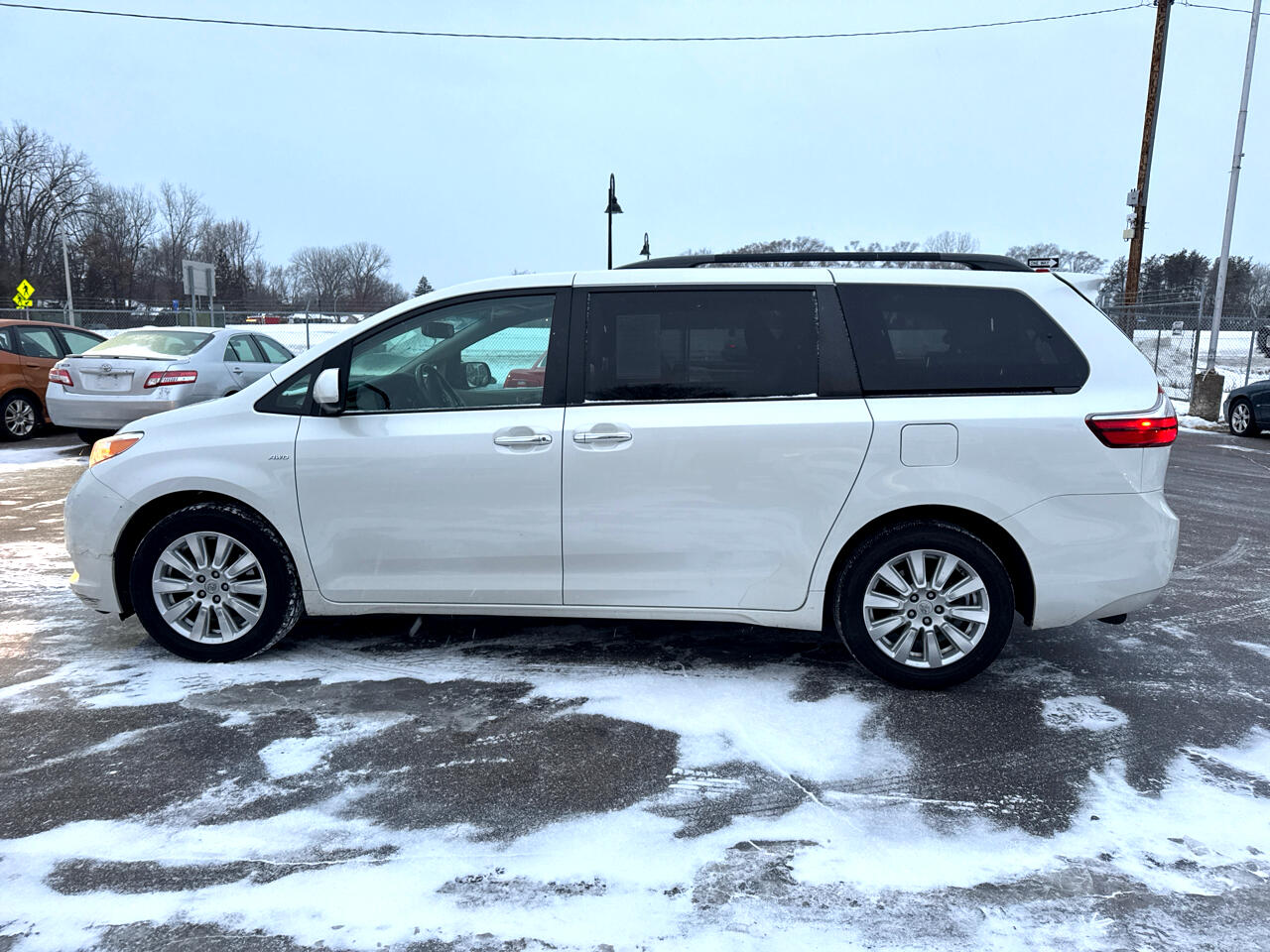 Toyota Sienna Limited Premium AWD 7-Passenger (Natl) 2017
