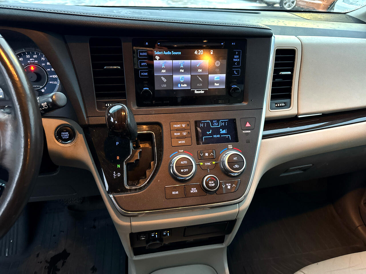 Toyota Sienna Limited Premium AWD 7-Passenger (Natl) 2017