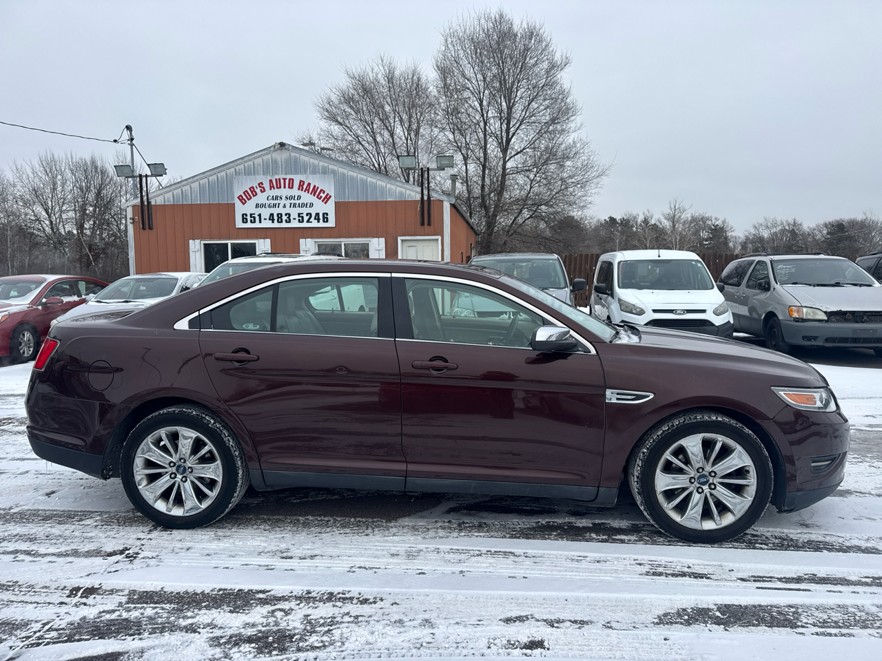 Ford Taurus 4dr Sdn Limited FWD 2010
