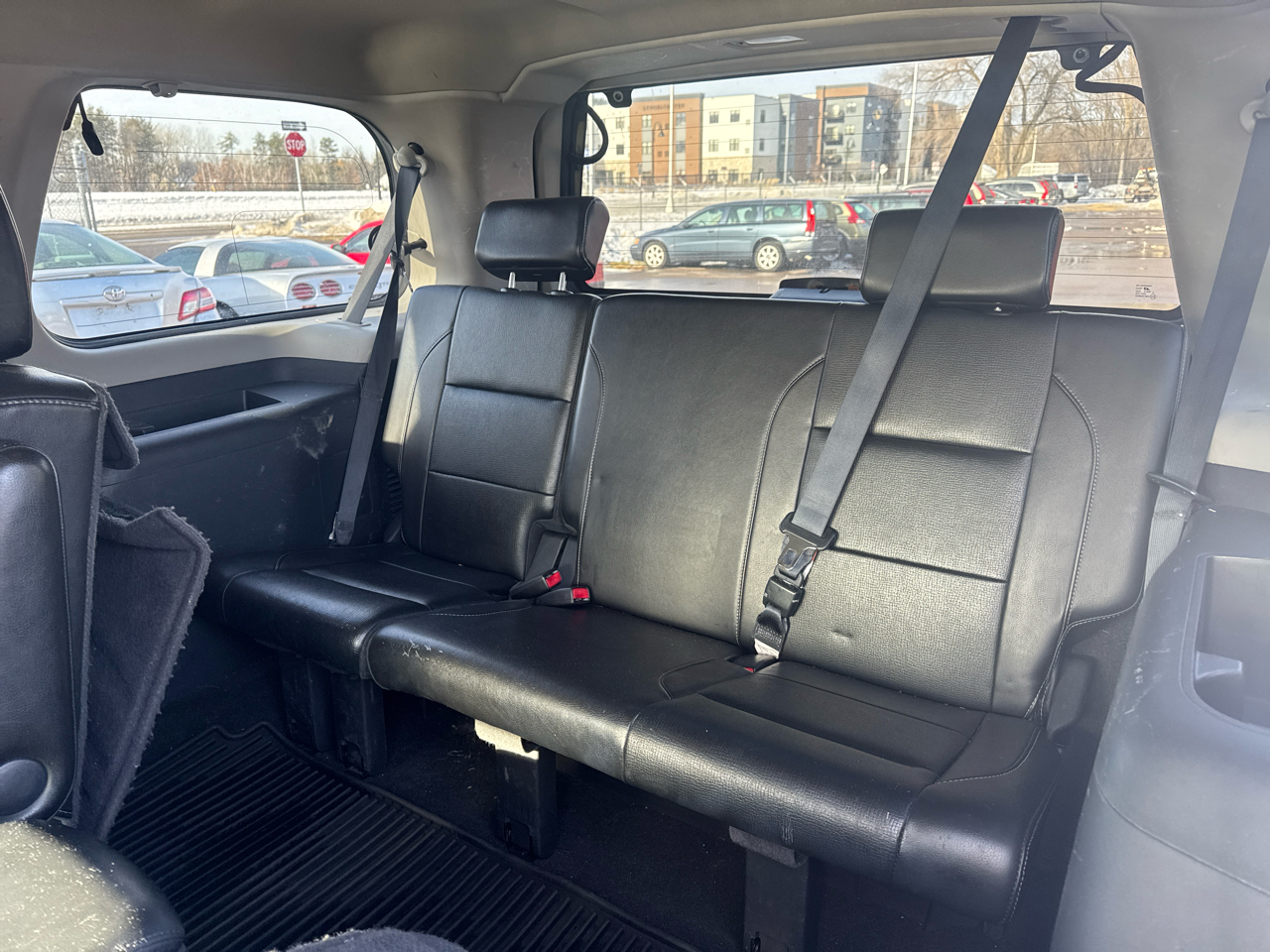 Nissan Armada 4WD 4dr Platinum 2012