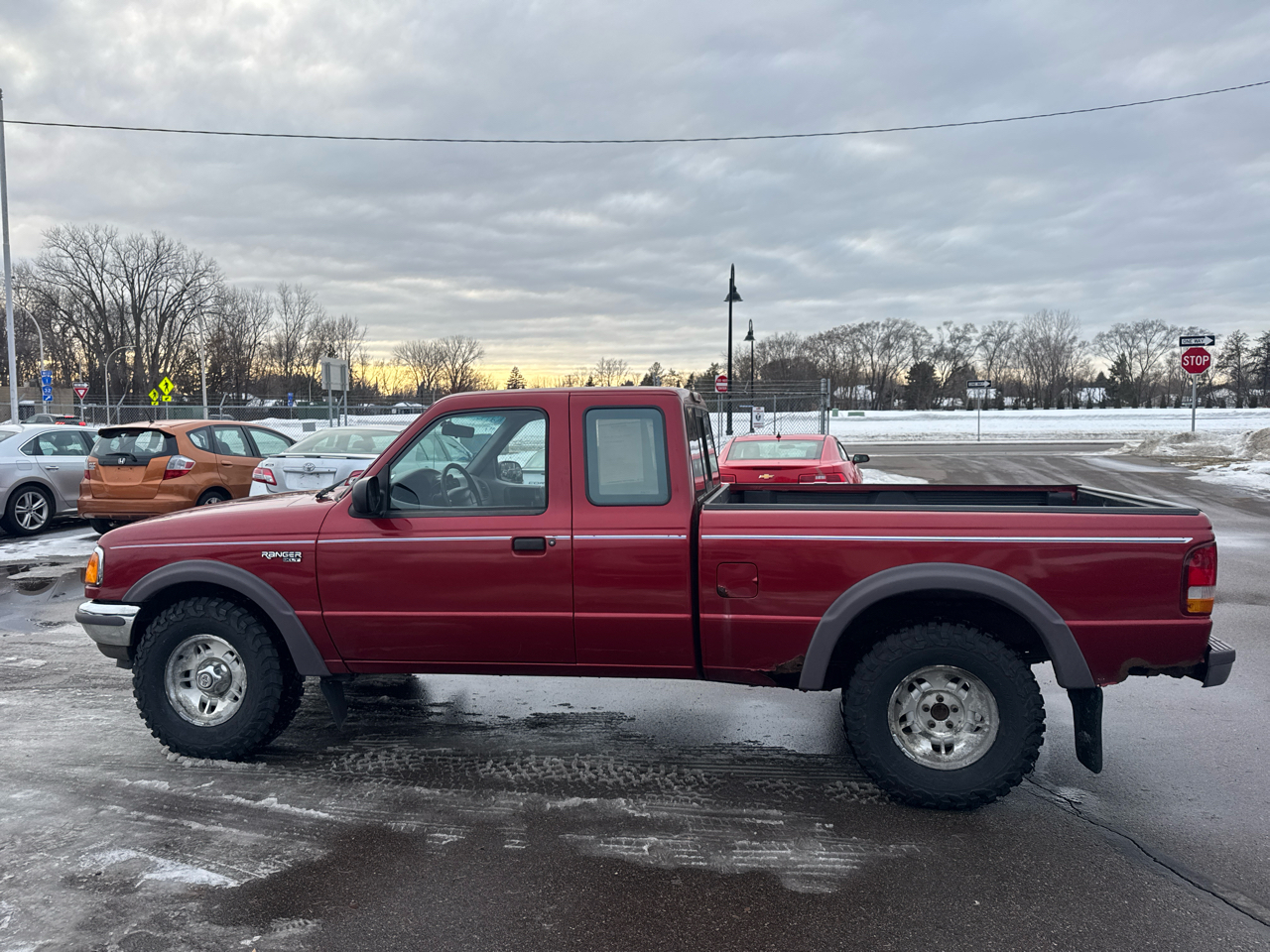 Ford Ranger 4WD Reg Cab 112" XLT 1997