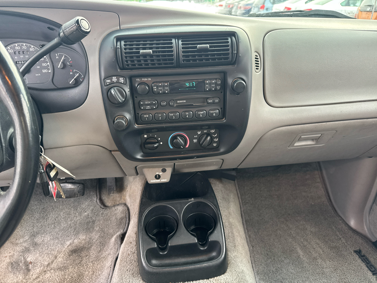 Ford Ranger 4WD Reg Cab 112" XLT 1997