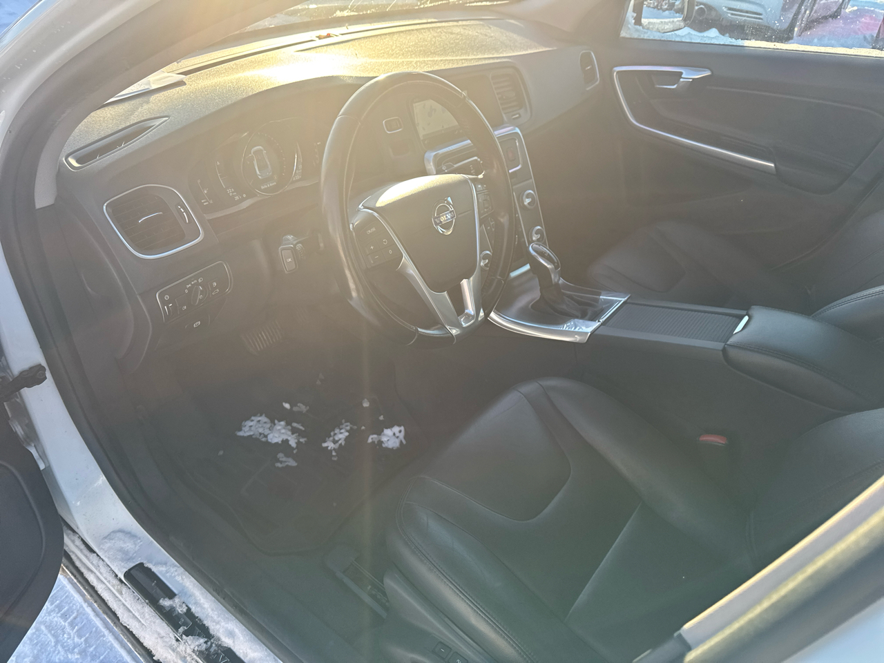 Volvo S60 4dr Sdn T5 Premier AWD 2016