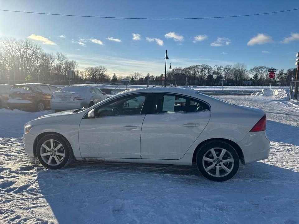 Volvo S60 4dr Sdn T5 Premier AWD 2016