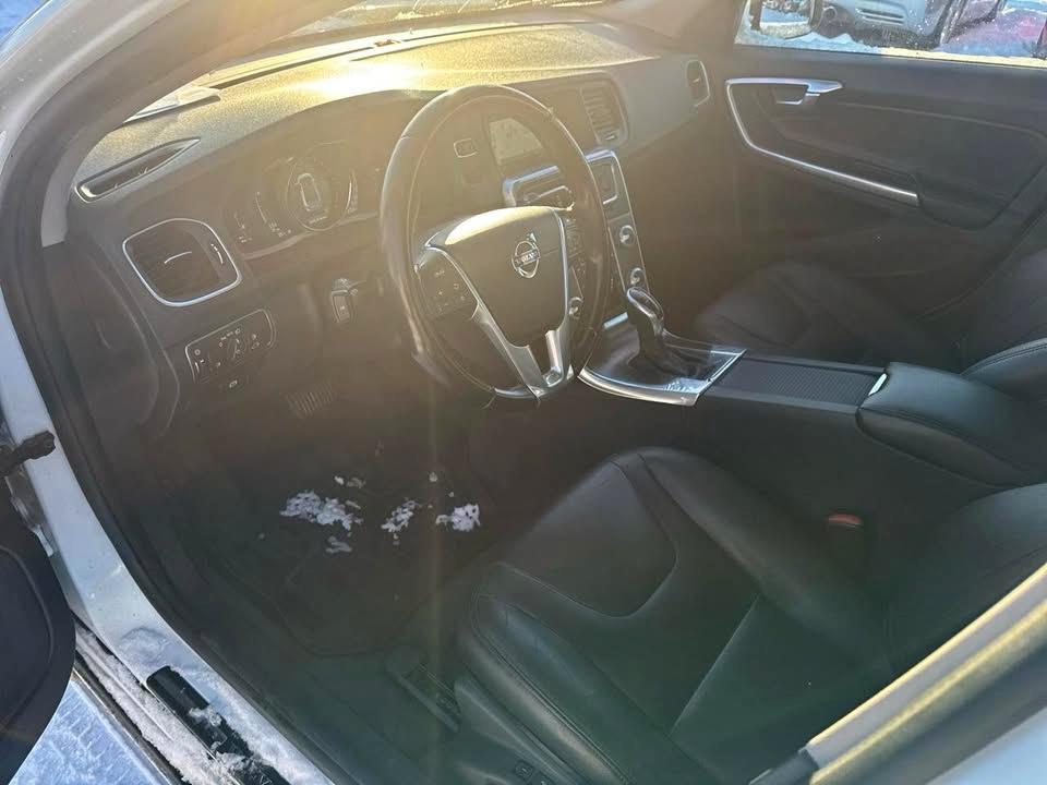 Volvo S60 4dr Sdn T5 Premier AWD 2016