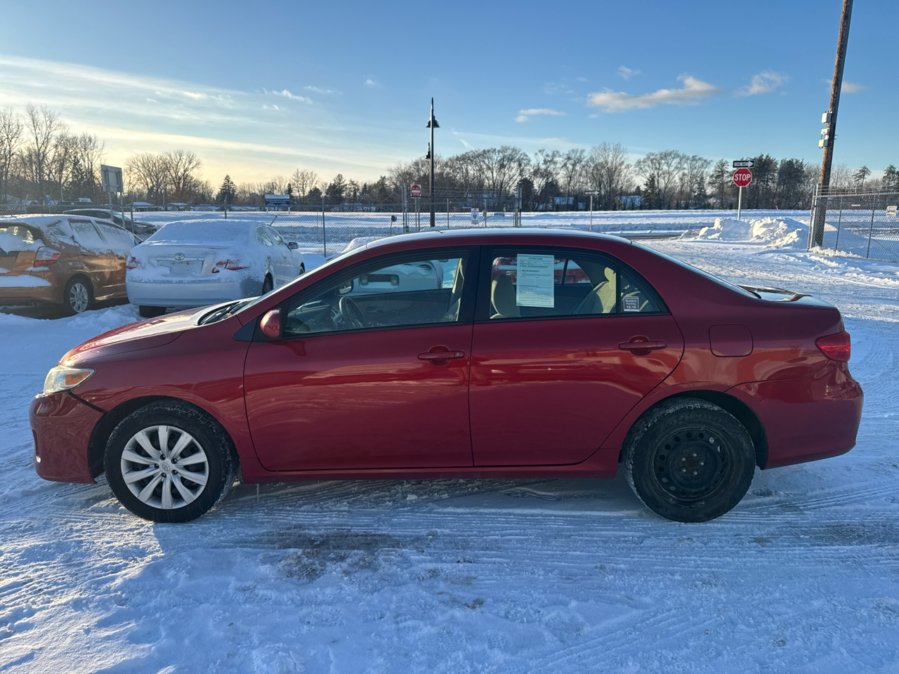 Toyota Corolla 4dr Sdn Auto LE (Natl) 2012