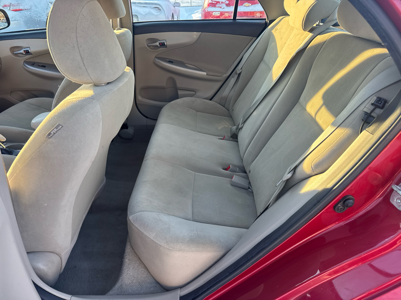 Toyota Corolla 4dr Sdn Auto LE (Natl) 2012