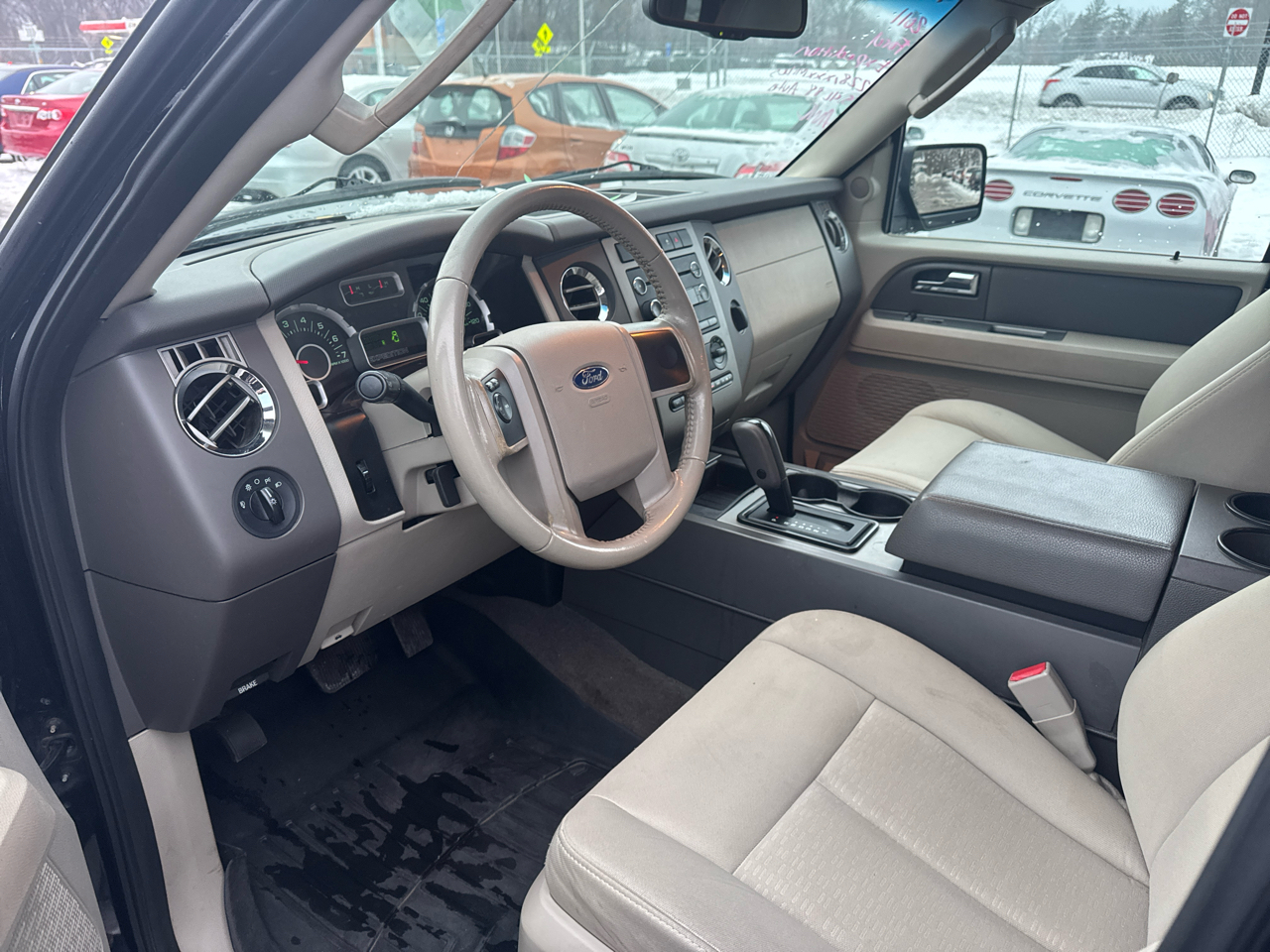 Ford Expedition 4WD 4dr XL 2011