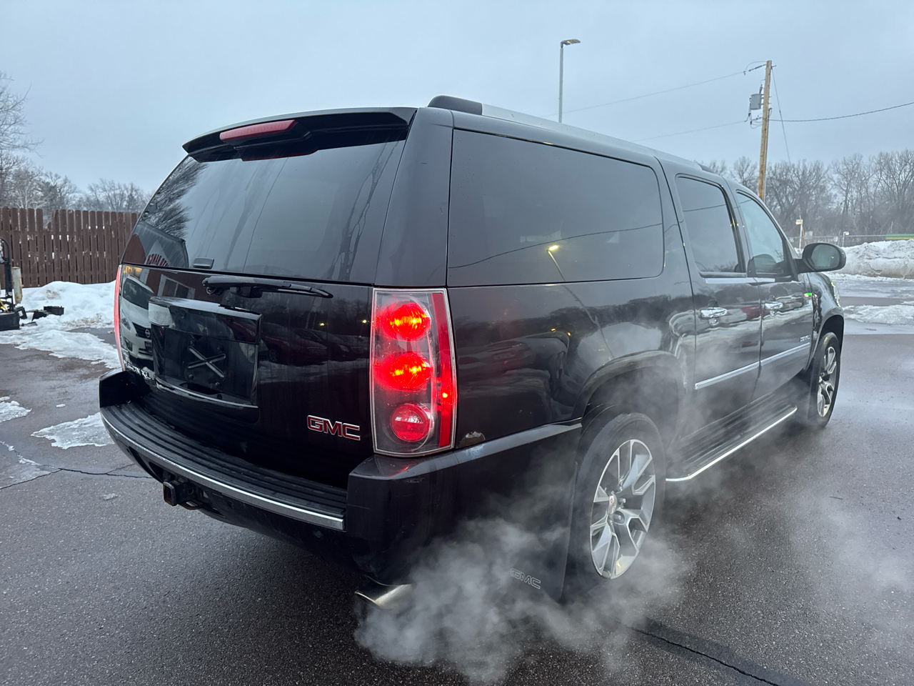 GMC Yukon XL AWD 4dr 1500 Denali 2012