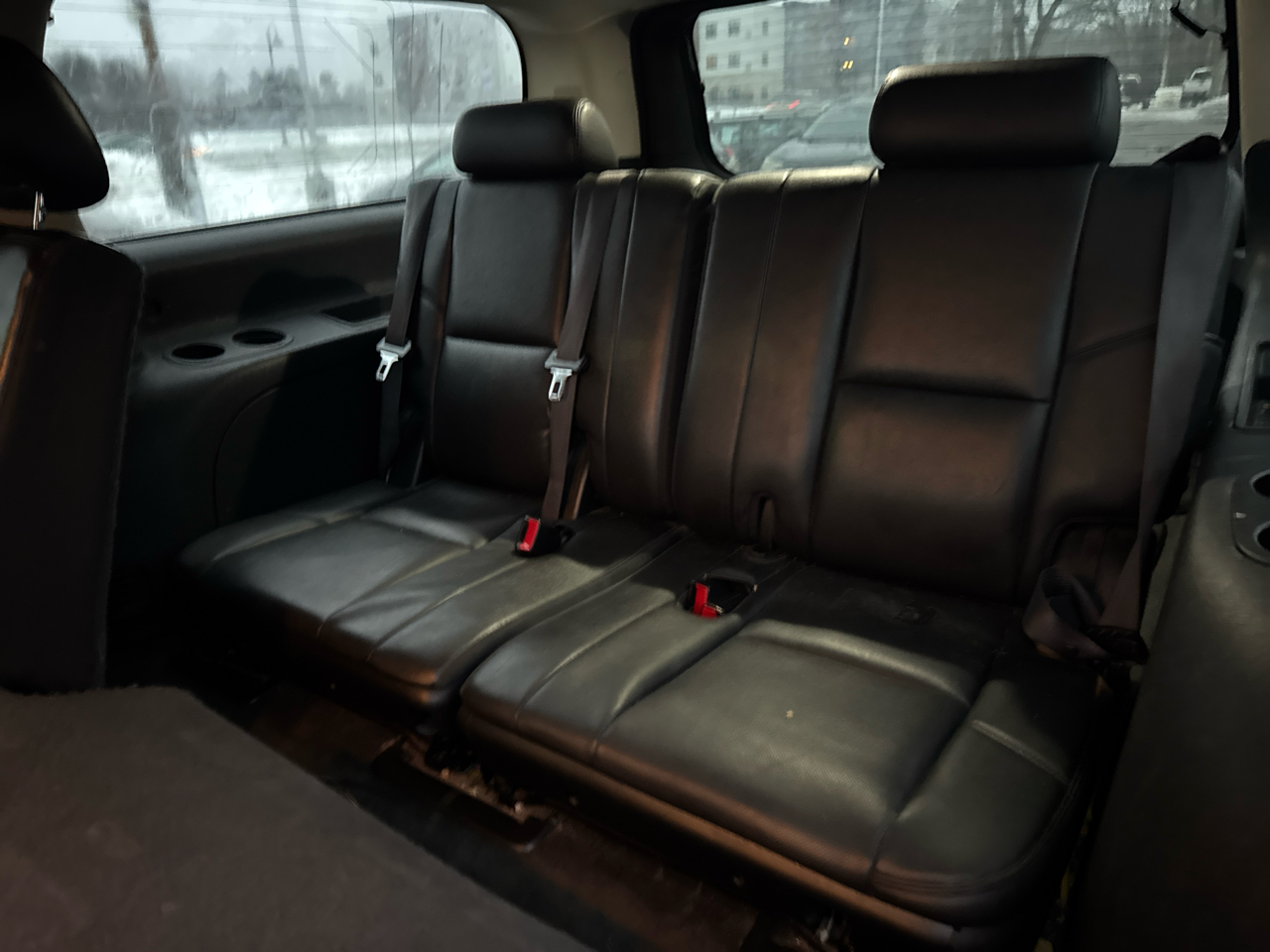 GMC Yukon XL AWD 4dr 1500 Denali 2012