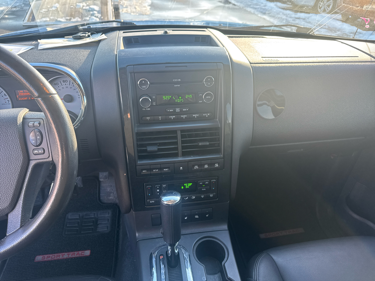 Ford Explorer Sport Trac 4WD 4dr Limited 2010