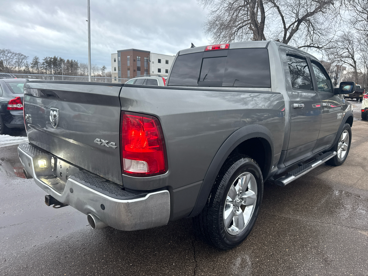 RAM 1500 4WD Crew Cab 140.5" Big Horn 2013