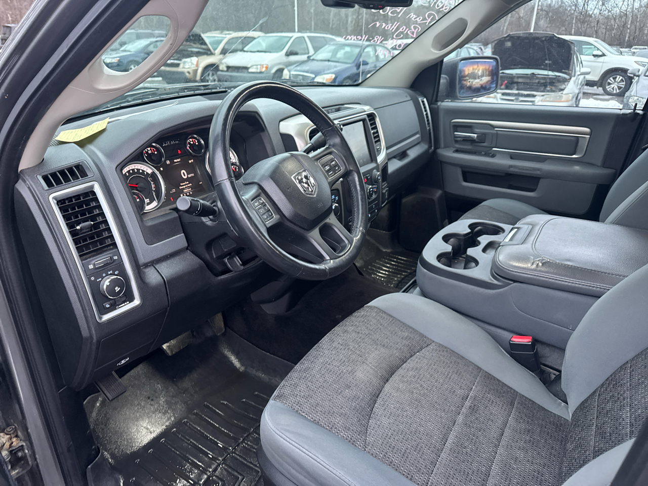 RAM 1500 4WD Crew Cab 140.5" Big Horn 2013