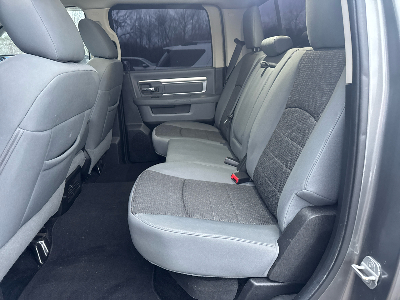 RAM 1500 4WD Crew Cab 140.5" Big Horn 2013