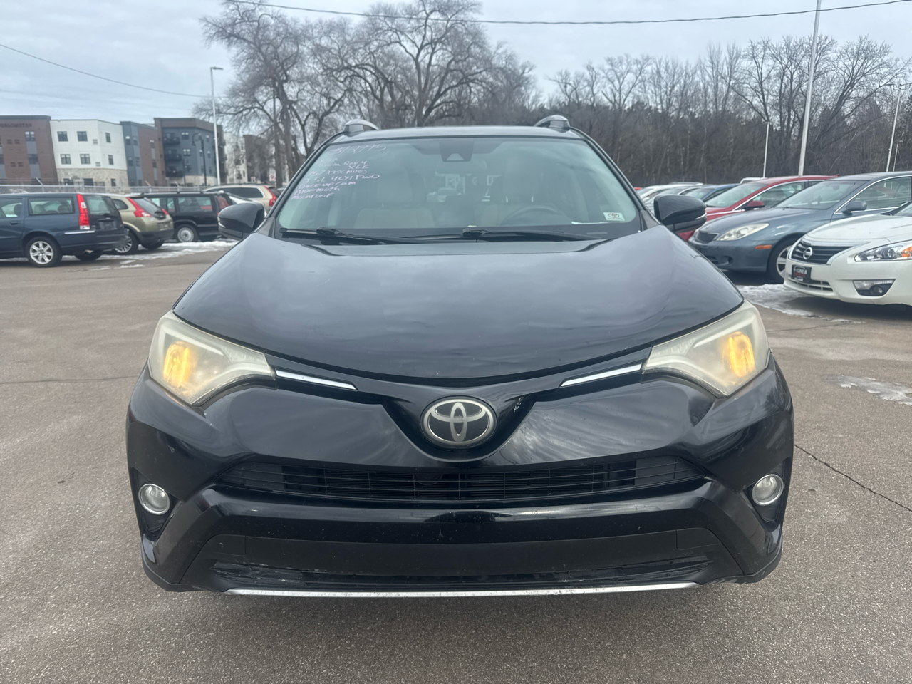 Toyota RAV4 XLE FWD (Natl) 2017