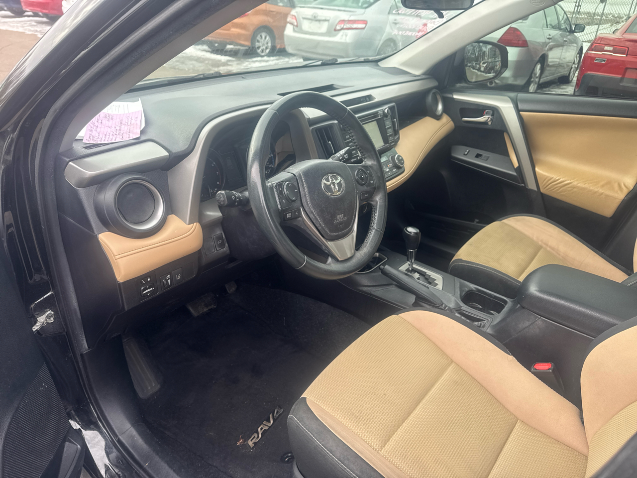 Toyota RAV4 XLE FWD (Natl) 2017