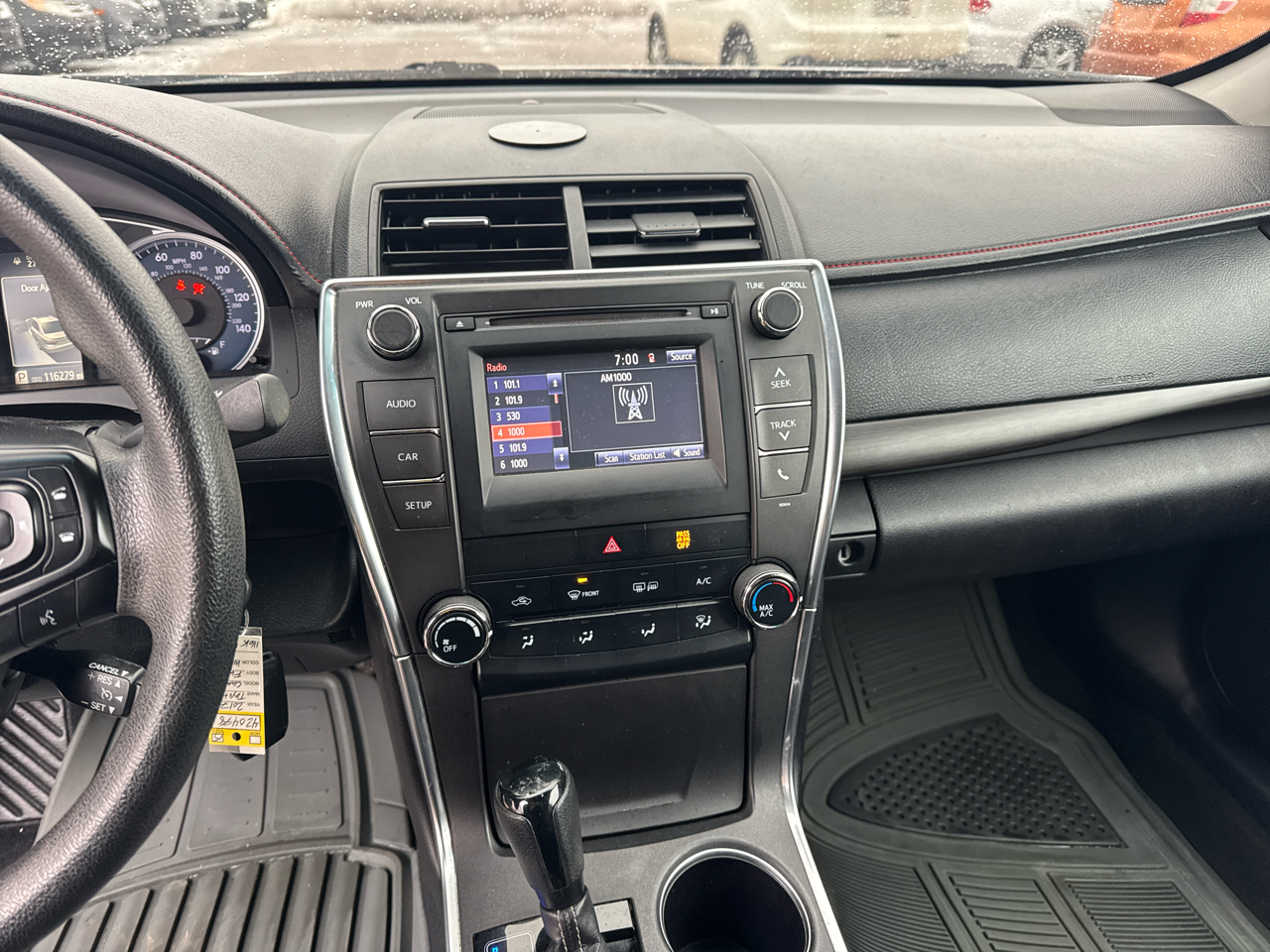 Toyota Camry XLE Auto (Natl) 2017