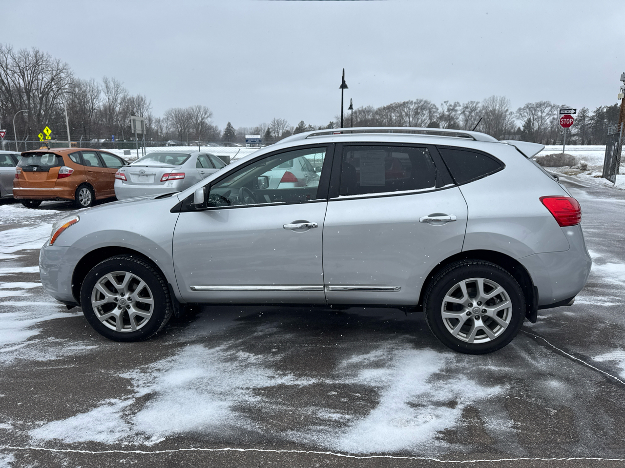 Nissan Rogue AWD 4dr SV 2011