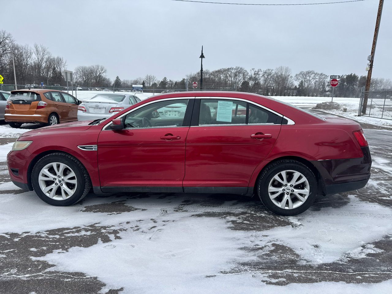 Ford Taurus 4dr Sdn SEL FWD 2011