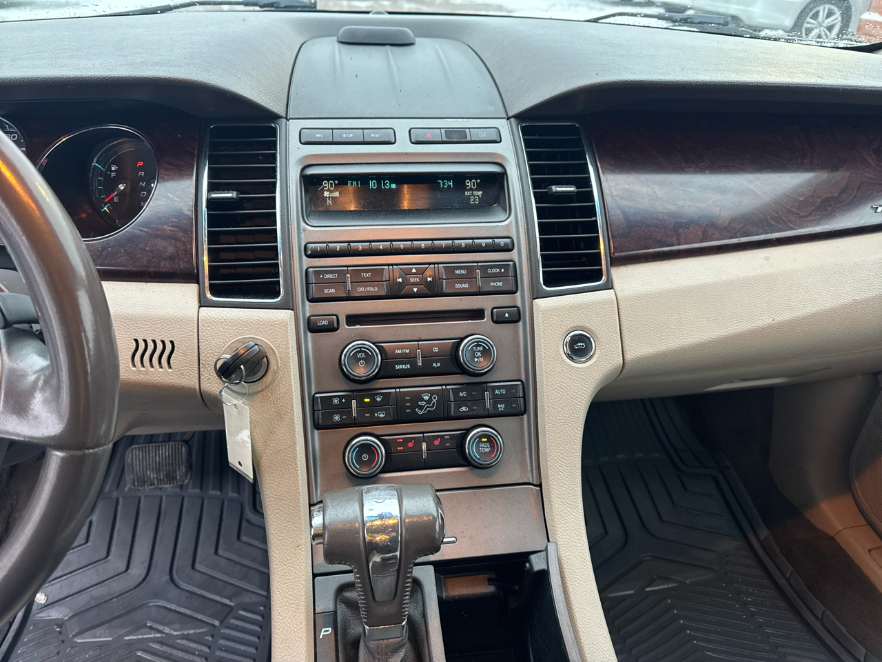 Ford Taurus 4dr Sdn SEL FWD 2011