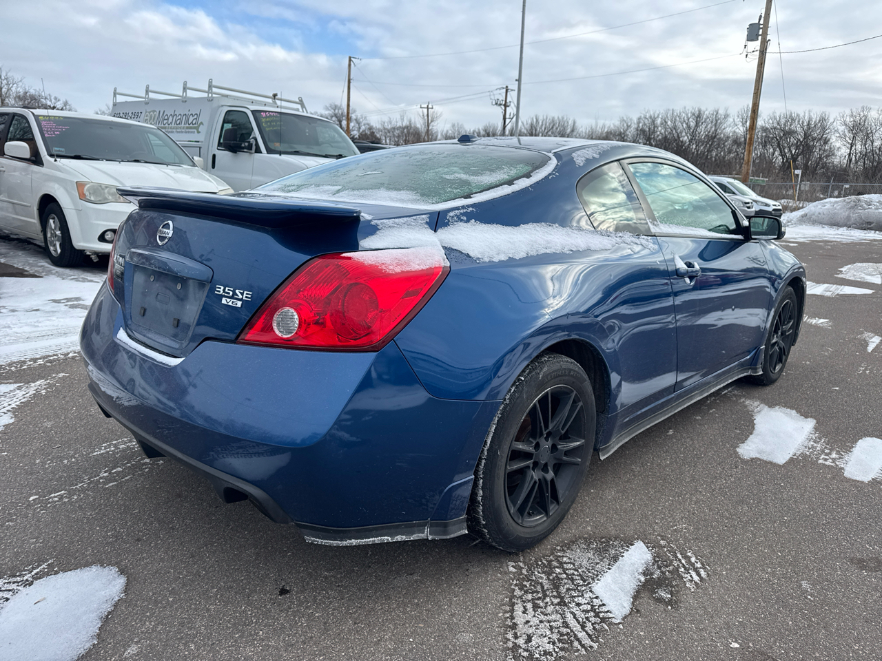 Nissan Altima 2dr Cpe V6 CVT 3.5 SE 2008