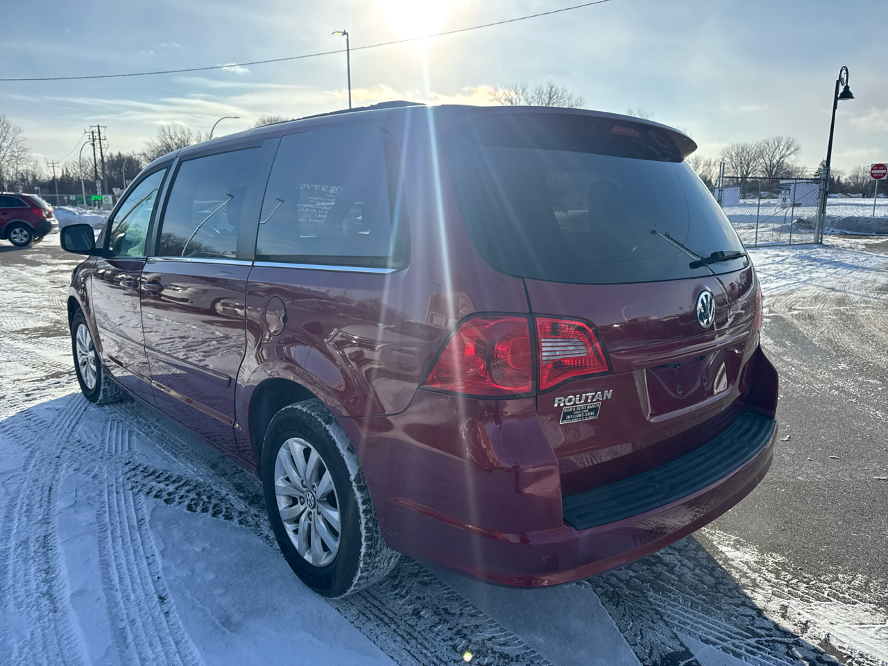 Volkswagen Routan 4dr Wgn SE 2012