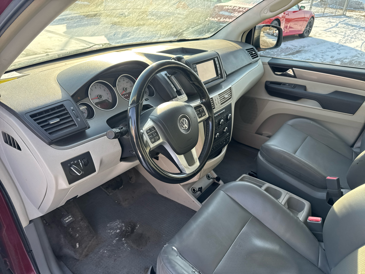 Volkswagen Routan 4dr Wgn SE 2012