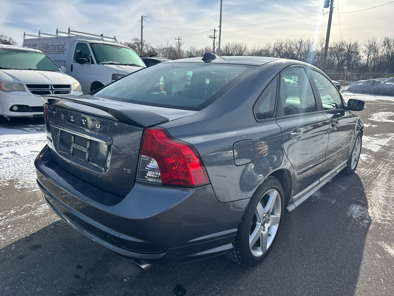 Volvo S40 4dr Sdn 2.5T R-Design FWD 2009