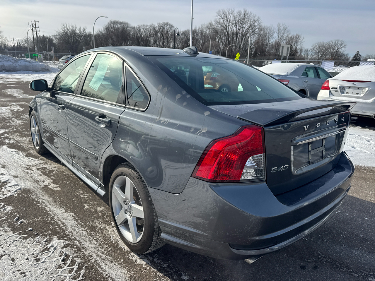 Volvo S40 4dr Sdn 2.5T R-Design FWD 2009