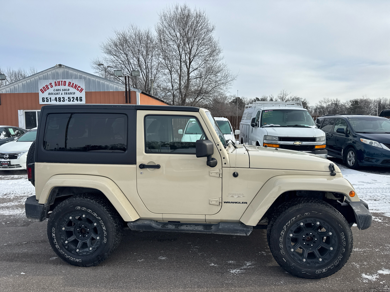 Jeep Wrangler 4WD 2dr Sahara 2011