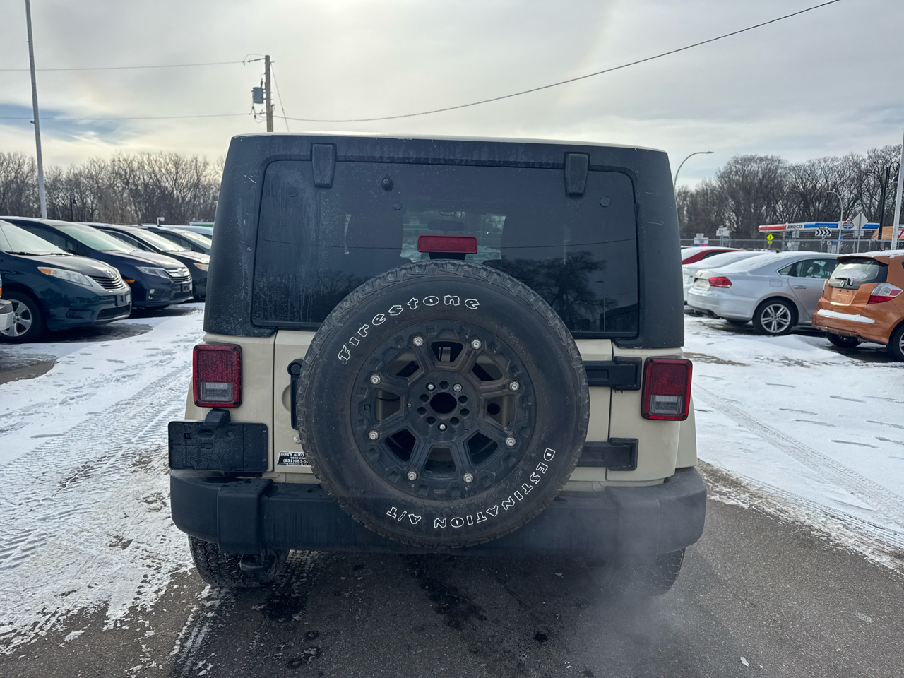 Jeep Wrangler 4WD 2dr Sahara 2011