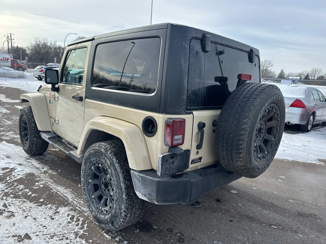 Jeep Wrangler 4WD 2dr Sahara 2011