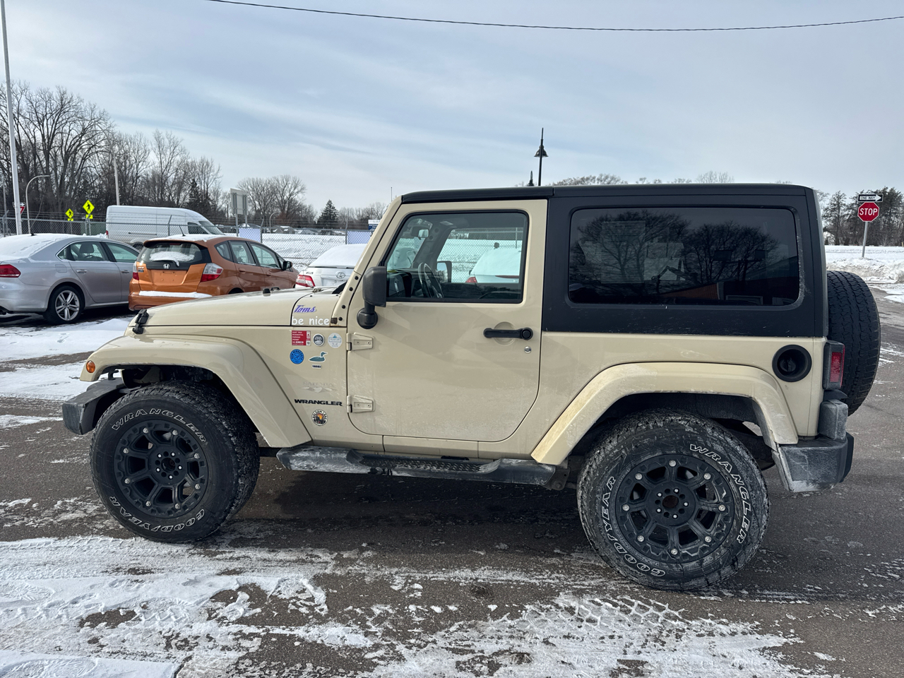 Jeep Wrangler 4WD 2dr Sahara 2011